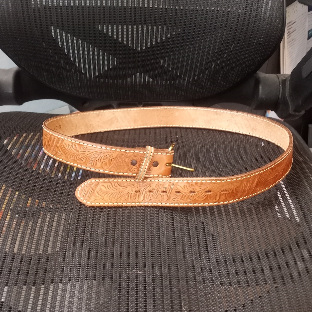 Men's Justin Western Leather Belt.  36W